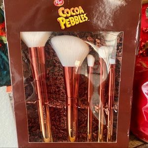 I ❤️ Revolution Cocoa Pebbles brush collection